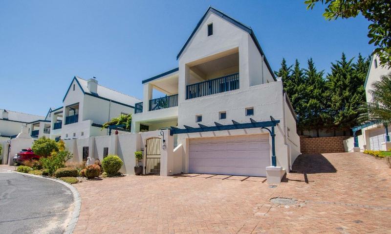 4 Bedroom Property for Sale in Somerset West Western Cape